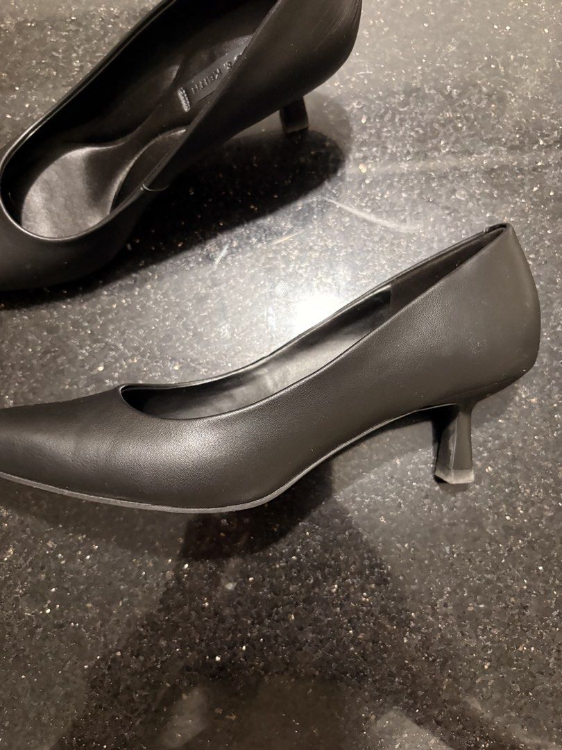 Charles & Keith Black Kitten Heels 37 (Category: Heels) located in Pasig City. Submitted by oonomatopoeia (Listing ID 1468851504, Image 2). Description: - Used lang during my graduation practice and actual graduation day. - There are a few scuff marks.