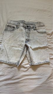由 thisisyuansecondhand (刊登 ID 1468778798，圖片 1) 提交，位於 的 (類別：)，說明：。