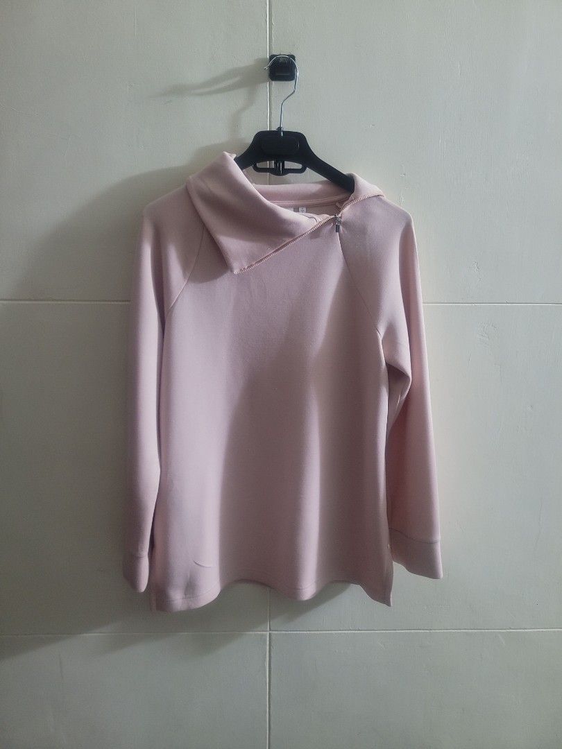Chico's Pale Pink top (Category: Blouses) located in Los Banos. Submitted by lopecruz (Listing ID 1468829351, Image 1). Description: 20"armpit laid flat 25"length like new condition,no kupas S-M.