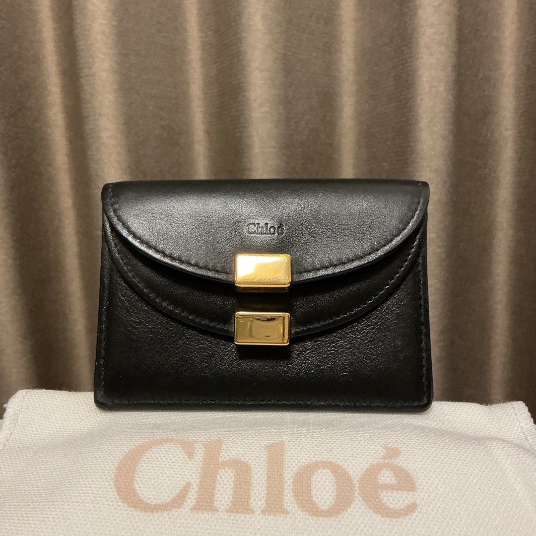 Chloe compact cardholder wallet (Category: Wallets & Card Holders) located in Quezon City. Submitted by hintstreet (Listing ID 1468712718, Image 1). Description: This is unused. With dustbag.