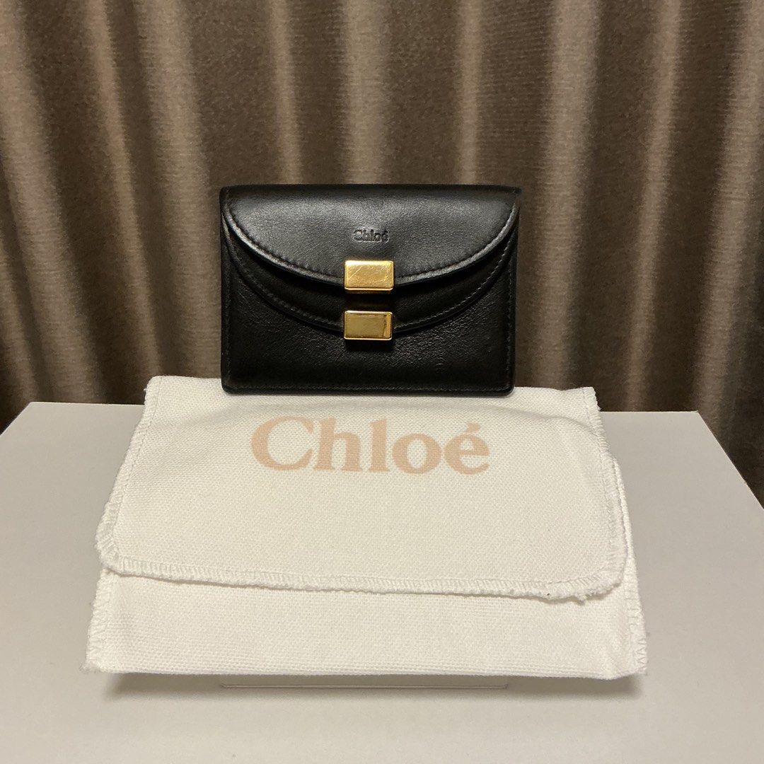 Chloe compact cardholder wallet (Category: Wallets & Card Holders) located in Quezon City. Submitted by hintstreet (Listing ID 1468712718, Image 2). Description: This is unused. With dustbag.