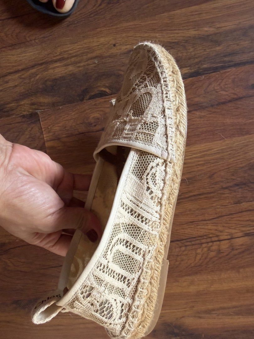 CHLOE ESPADRILLS (Category: Flats & Sandals) located in Candaba. Submitted by juanitades (Listing ID 1468728157, Image 3). Description: original chloe wooden espadrill flats size 7 well used ,minor signs of used very comfy .