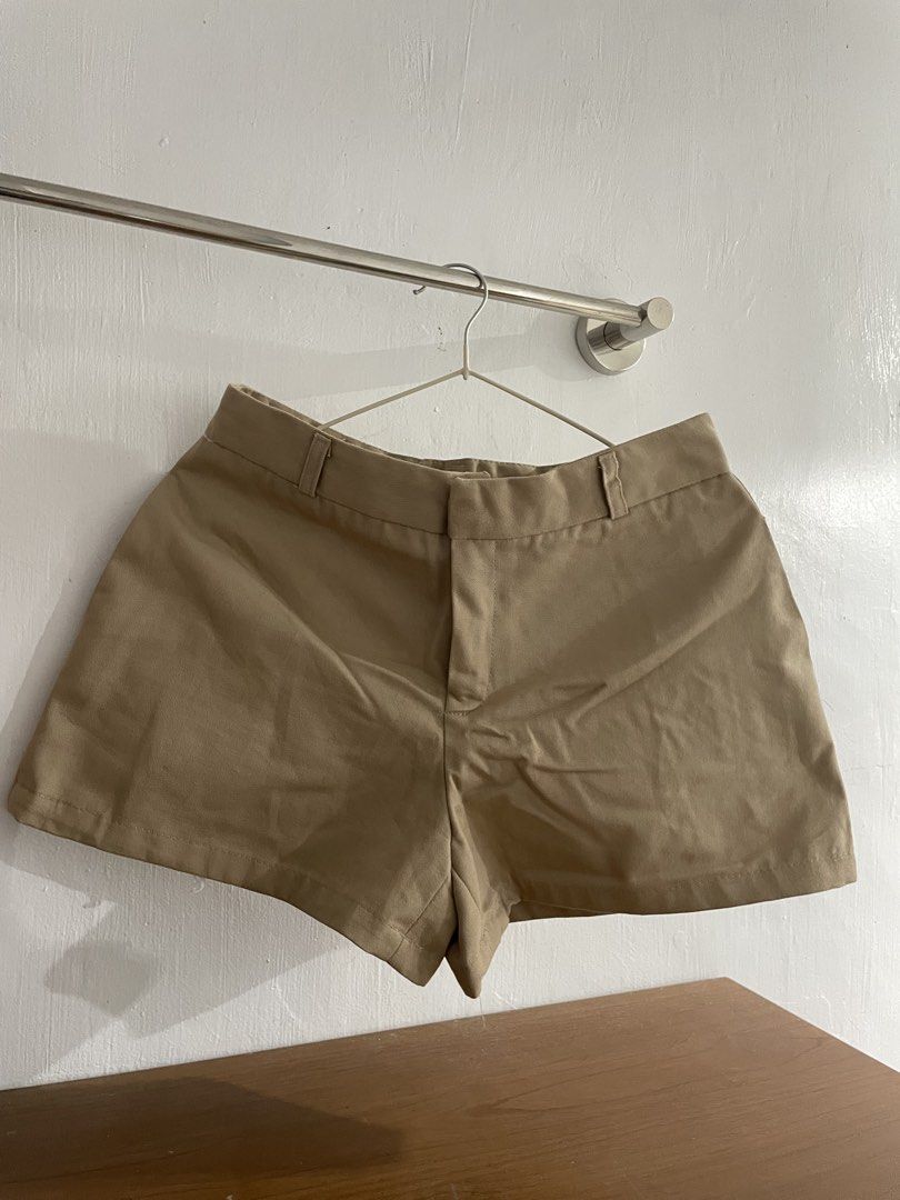 Chéri Short (Category: Shorts) located in Bulacan. Submitted by shlytf (Listing ID 1468791733, Image 1). Description: bought this sa vietnam shop on orange app size medium — w26-28 msg me for more deets!.
