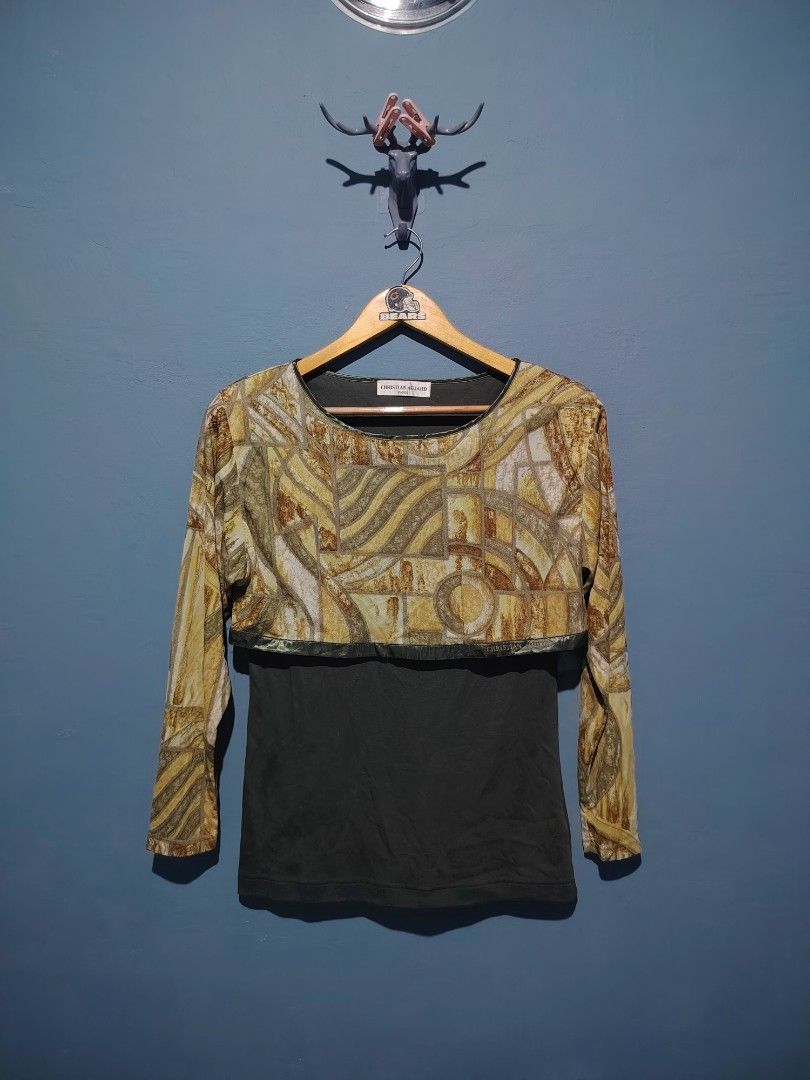 Christian Aujard Paris (Category: Longsleeves) located in Cavite. Submitted by lookksph (Listing ID 1468905874, Image 1). Description: FOR SALE SMALL TO MEDUIM NO ISSUE EXCELLENT CONDITION PM FOR MORE DETAILS MODE OF PAYMENT G CASH .