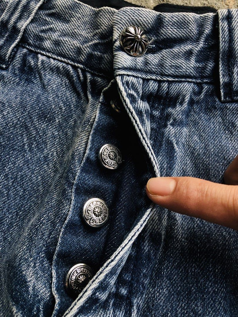 Chrome Hearts Carpenter Pants (Category: Jeans) located in Angeles City. Submitted by wwdrip (Listing ID 1468735051, Image 3). Description: Chrime Hearts Carpenter♻️ •Waist : 28-30 •Length : 41 •Leg Opening : 7 •Color rate : 9.5/10 •Condition : excellent •rust stain 550.
