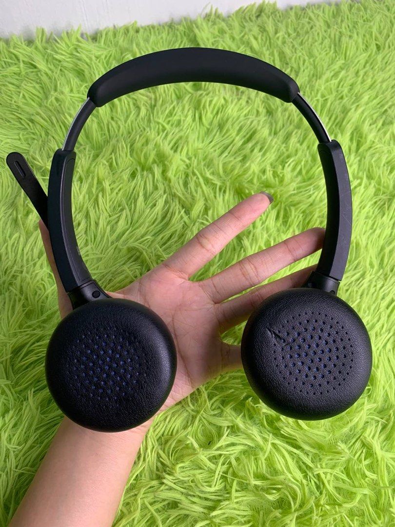 Cisco Wireless Bluetooth On-Ear Headset with Microphone – Black (Category: Headphones & Headsets) located in Manila. Submitted by nicanicss (Listing ID 1468879100, Image 3). Description: Cisco Wireless Bluetooth On-Ear Headset with Microphone – Black (Enterprise-grade headset built for professional calls and office/WFH setups) ✔️ Authentic Cisco Brand ✔️ 100% Working condition ✔️ Clear microphone for online meetings (Zoom, MS Teams, Google Meet) 
