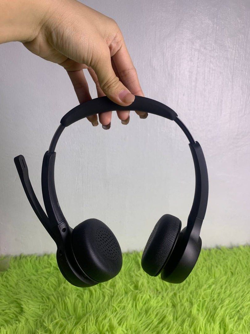 Cisco Wireless Bluetooth On-Ear Headset with Microphone – Black (Category: Headphones & Headsets) located in Manila. Submitted by nicanicss (Listing ID 1468879100, Image 1). Description: Cisco Wireless Bluetooth On-Ear Headset with Microphone – Black (Enterprise-grade headset built for professional calls and office/WFH setups) ✔️ Authentic Cisco Brand ✔️ 100% Working condition ✔️ Clear microphone for online meetings (Zoom, MS Teams, Google Meet) 