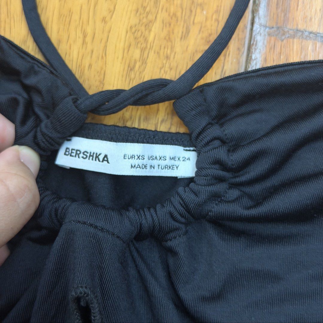 CLEARANCE SALE - Bershka Top (Category: Sleeveless) located in Muntinlupa City. Submitted by curationbymich (Listing ID 1468770824, Image 2). Description: .
