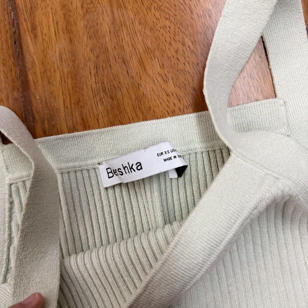 CLEARANCE SALE - Bershka Top (Category: Sleeveless) located in Muntinlupa City. Submitted by curationbymich (Listing ID 1468776057, Image 2). Description: .