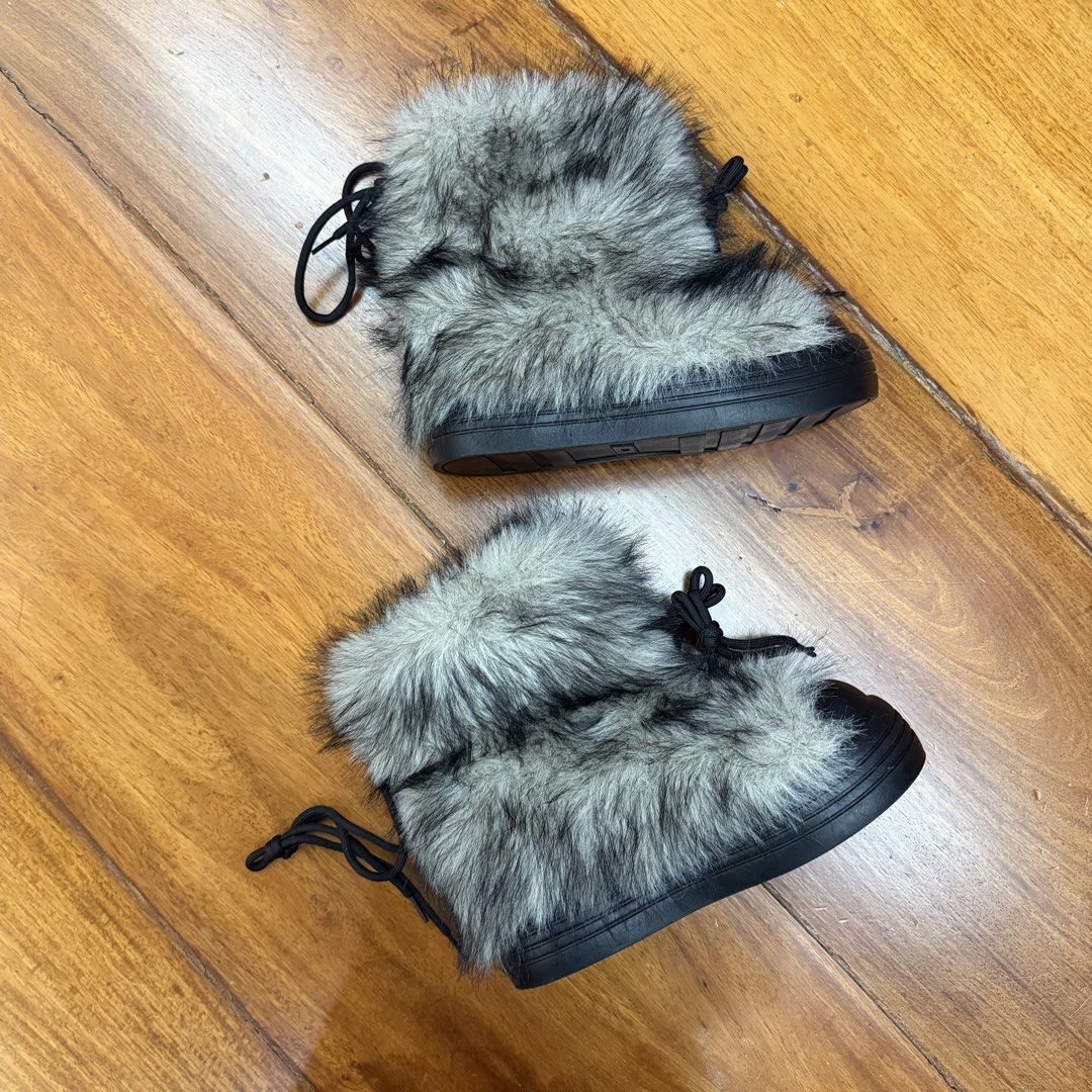 CLEARANCE SALE - Boots from DHGATE (Category: Boots) located in Muntinlupa City. Submitted by myrandomthingz (Listing ID 1468921223, Image 2). Description: .