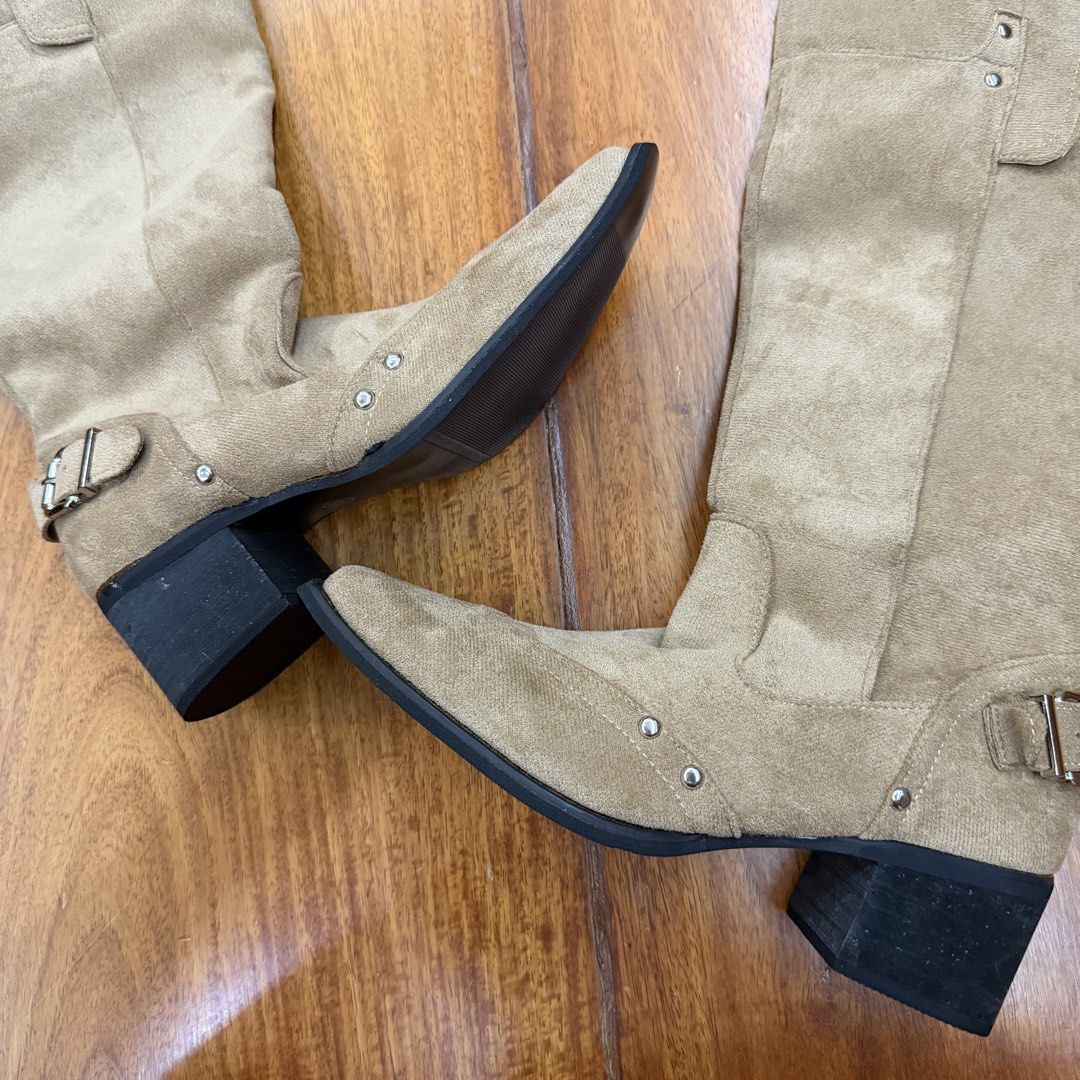 CLEARANCE SALE - Boots from DHGATE (Category: Boots) located in Muntinlupa City. Submitted by myrandomthingz (Listing ID 1468921254, Image 2). Description: .