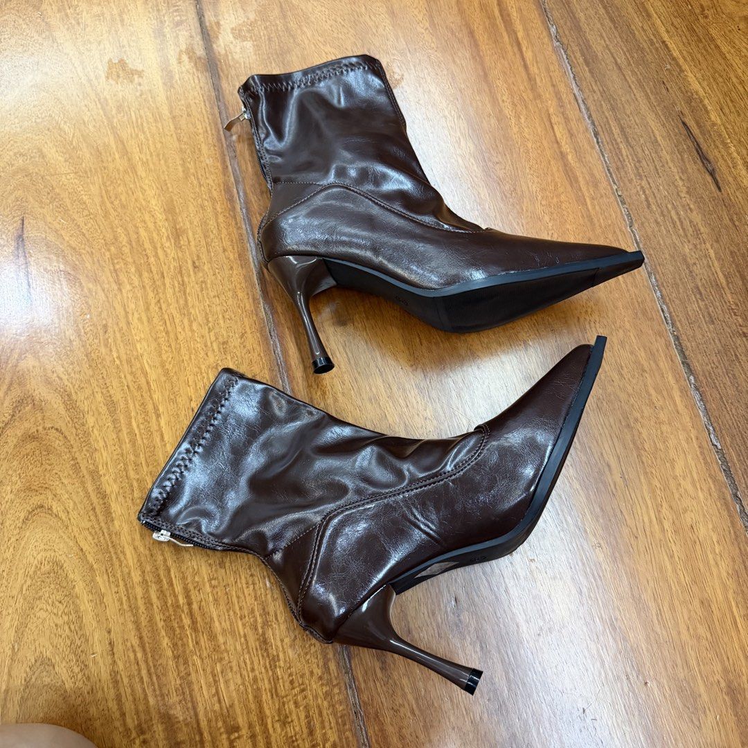 CLEARANCE SALE - Boots from DHGATE (Category: Boots) located in Muntinlupa City. Submitted by myrandomthingz (Listing ID 1468921375, Image 2). Description: .