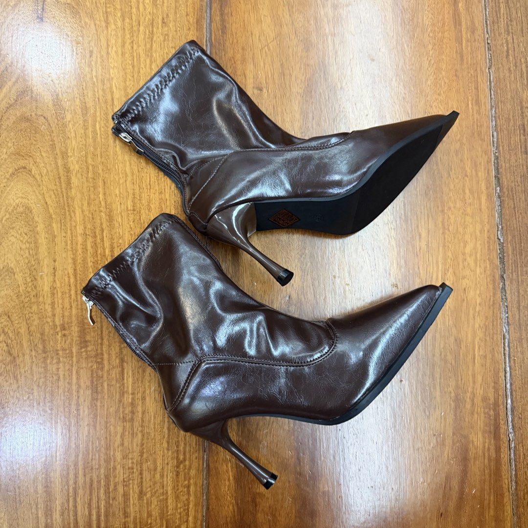 CLEARANCE SALE - Boots from DHGATE (Category: Boots) located in Muntinlupa City. Submitted by myrandomthingz (Listing ID 1468921478, Image 2). Description: .