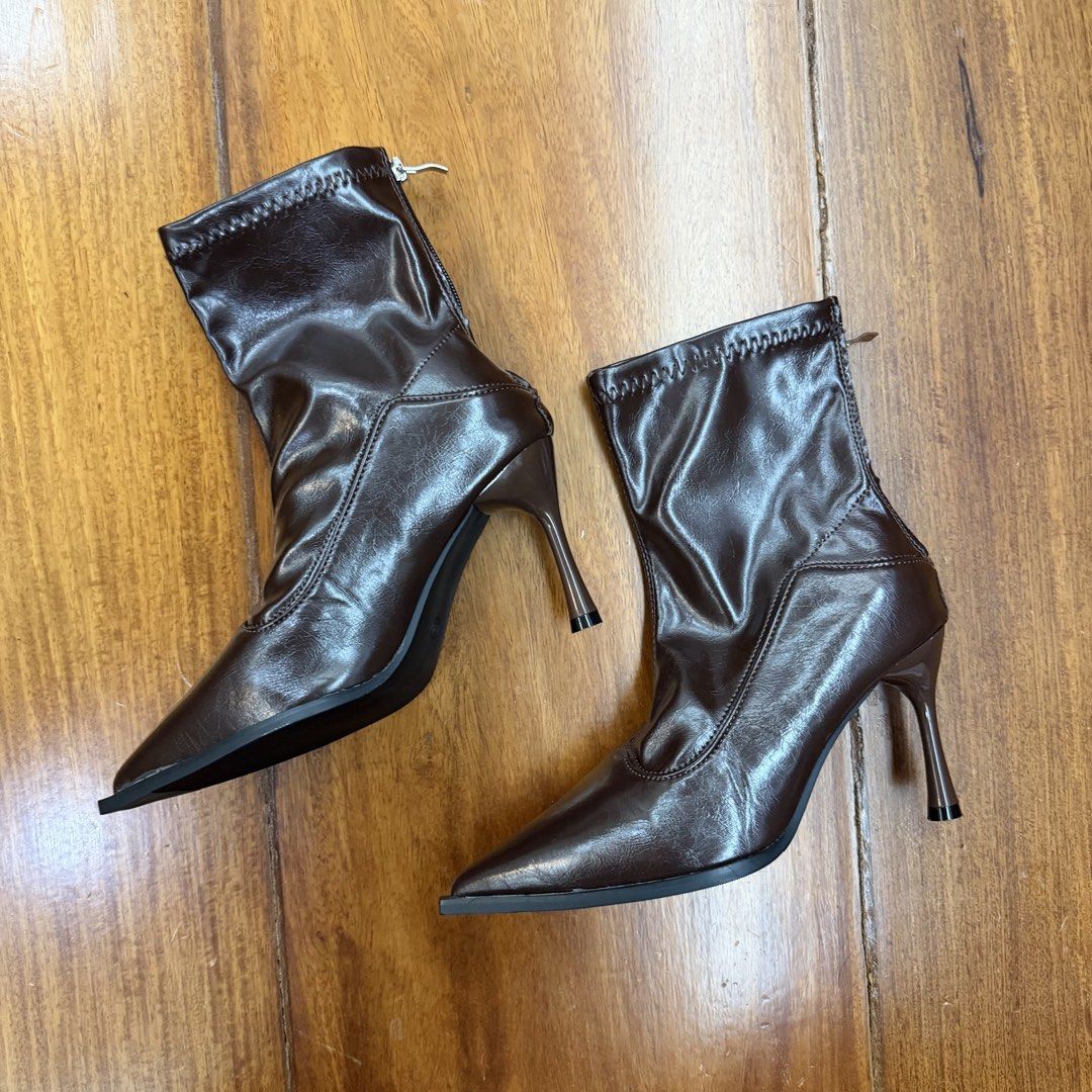 CLEARANCE SALE - Boots from DHGATE (Category: Boots) located in Muntinlupa City. Submitted by myrandomthingz (Listing ID 1468921478, Image 1). Description: .
