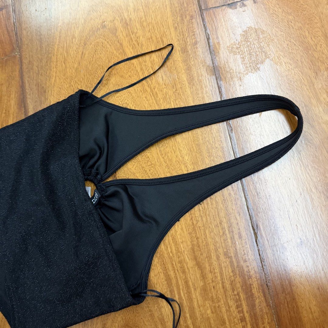CLEARANCE SALE - H&M Top (Category: Sleeveless) located in Muntinlupa City. Submitted by myrandomthingz (Listing ID 1468778120, Image 2). Description: .