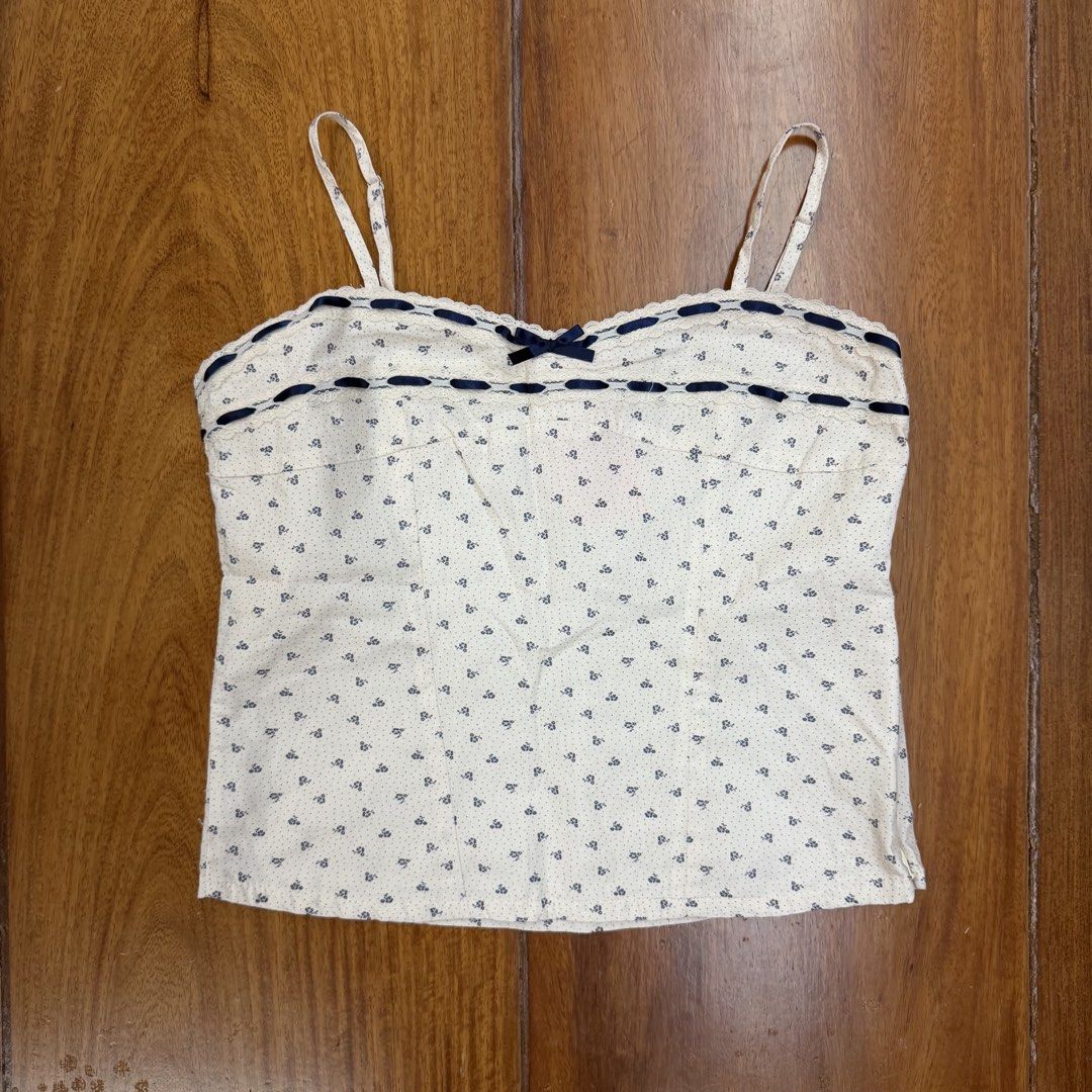 CLEARANCE SALE - Just G Top (Category: Sleeveless) located in Muntinlupa City. Submitted by myrandomthingz (Listing ID 1468789855, Image 1). Description: .