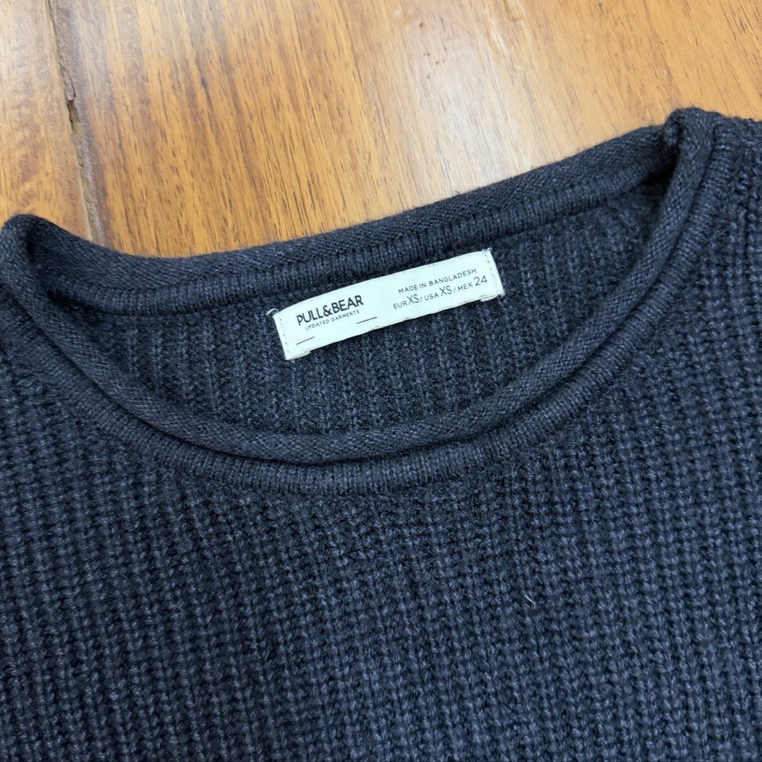 CLEARANCE SALE - Pull and Bear Top (Category: Longsleeves) located in Muntinlupa City. Submitted by myrandomthingz (Listing ID 1468822736, Image 2). Description: .