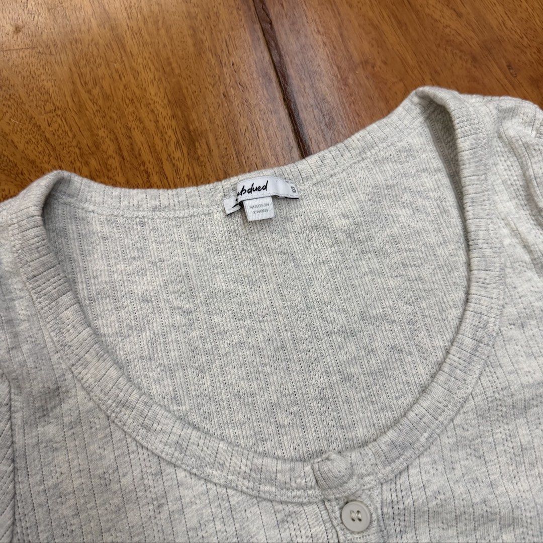 CLEARANCE SALE - Subdued Top (Category: Shirts) located in Muntinlupa City. Submitted by myrandomthingz (Listing ID 1468790675, Image 2). Description: .