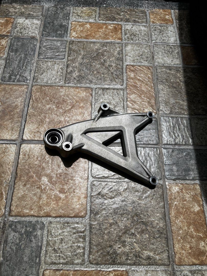 click 125 stock swingarm (Category: Other Automotive Parts and Accessories) located in Marikina City. Submitted by Ryujined (Listing ID 1468755641, Image 1). Description: marikina/san mateo loc no issue .