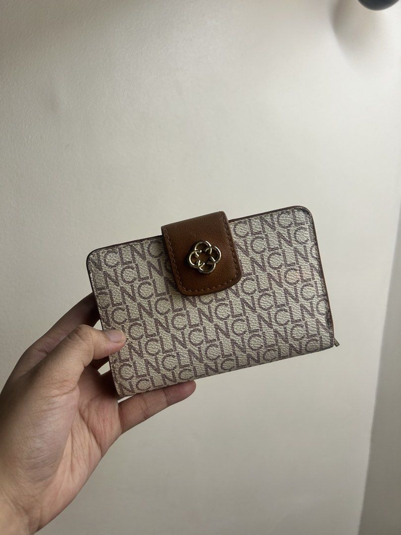 CLN calanthe preloved (Category: Wallets & Card Holders) located in Manila. Submitted by quicklion.d82146 (Listing ID 1468792866, Image 1). Description: Preloved CLN wallet minor stains.