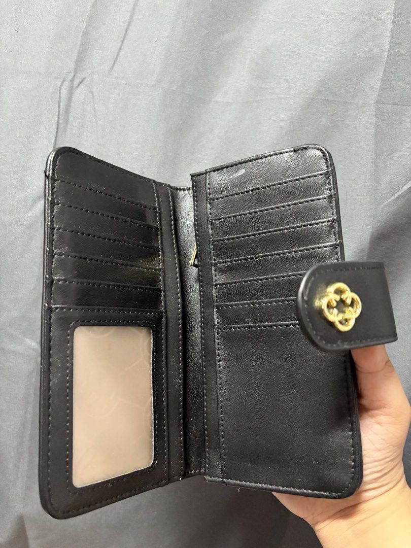 CLN Long Wallet in Black (Category: Wallets & Card holders) located in Caloocan City. Submitted by mntnzchsk (Listing ID 1468715378, Image 2). Description: Lots of cards slot w/box issue: minimal peeling at the back.