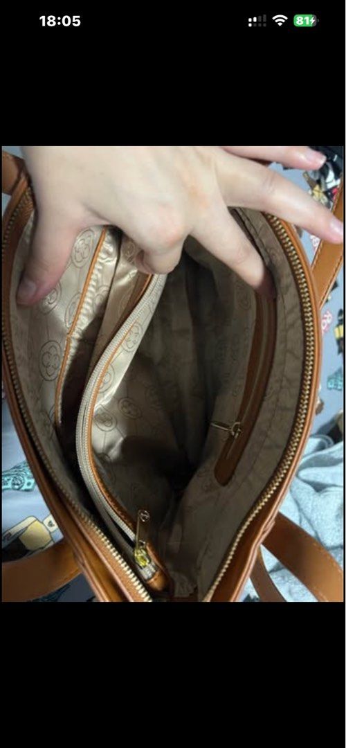 CLN shoulder bag (Category: Shoulder Bags) located in Caloocan City. Submitted by verygoodmama (Listing ID 1468808125, Image 3). Description: Once used. Original from the store. Nakalimutan ko original price but I think nasa 3,499php.