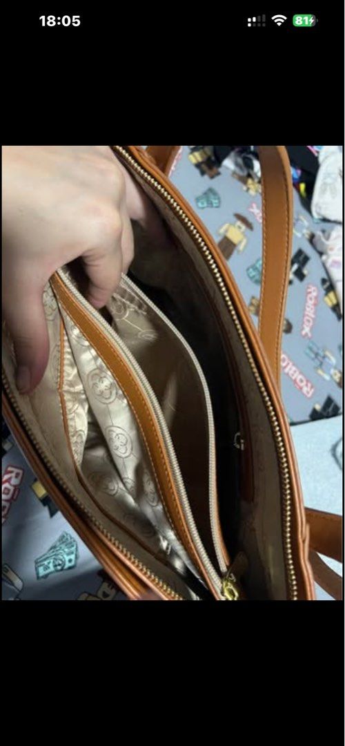 CLN shoulder bag (Category: Shoulder Bags) located in Caloocan City. Submitted by verygoodmama (Listing ID 1468808125, Image 2). Description: Once used. Original from the store. Nakalimutan ko original price but I think nasa 3,499php.