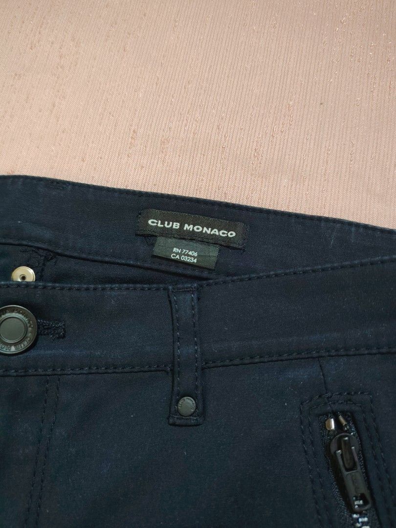 'CLUB MONACO' Navy Blue Jeans (Category: Jeans) located in Quezon City. Submitted by flutter.prism10 (Listing ID 1468721257, Image 3). Description: Never been used. It doesn't fit to me. Length: 39.5" Waist: 29.5" Hip: 33.5".