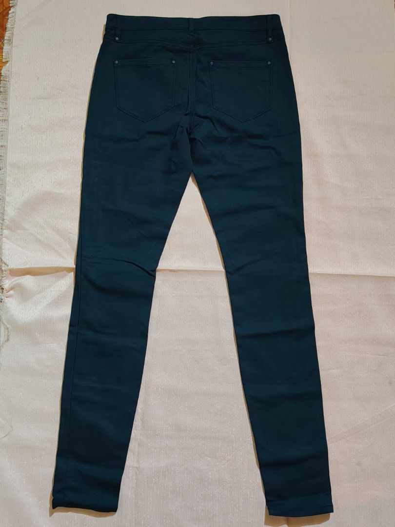 'CLUB MONACO' Navy Blue Jeans (Category: Jeans) located in Quezon City. Submitted by flutter.prism10 (Listing ID 1468721257, Image 2). Description: Never been used. It doesn't fit to me. Length: 39.5" Waist: 29.5" Hip: 33.5".