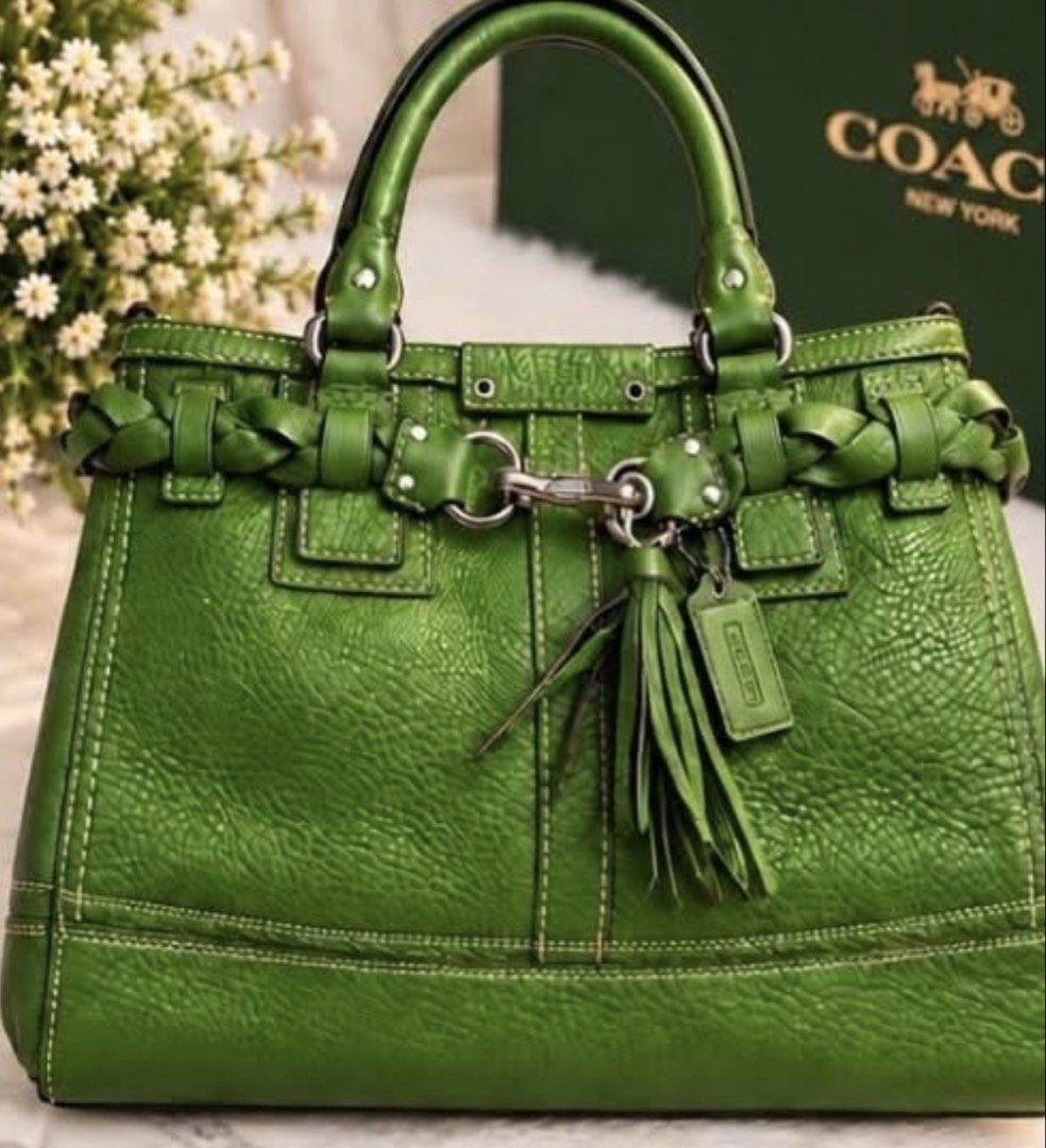 coach bag (Category: Luxury Bags & Wallets) located in San Juan City. Submitted by valenzcloset (Listing ID 1468892210, Image 1). Description: .