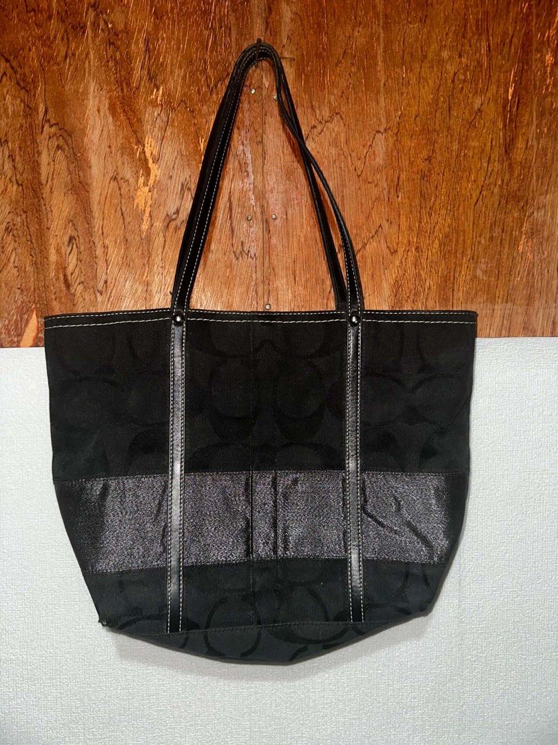 CoAch bag (Category: Tote Bags) located in Manila. Submitted by ashley_238 (Listing ID 1468908362, Image 1). Description: .