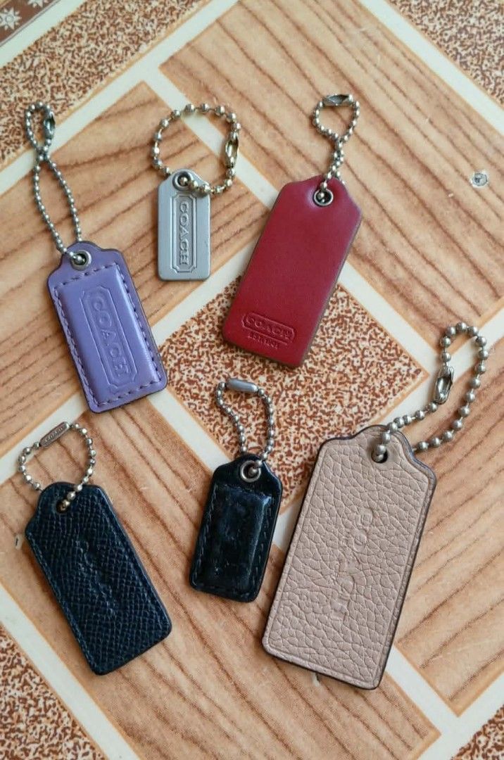 COACH BAG CHARM (Category: Luxury Accessories) located in General Santos City (Dadiangas). Submitted by ainna_bags19910622.680 (Listing ID 1468795245, Image 1). Description: COACH BAG CHARM 280 EACH.