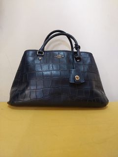 (Category: ) located in . Submitted by jullie_bag_shop (Listing ID 1468778647, Image 1). Description: .