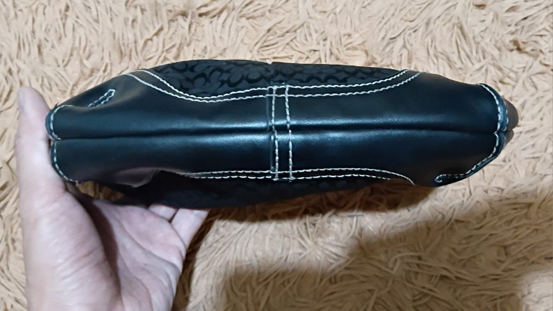 COACH KILI BAG (Category: Shoulder Bags) located in Legazpi City. Submitted by nashaiza (Listing ID 1468801643, Image 3). Description: COACH Color: Black canvas and leather with creed *authenticity not guarantee MOP: GCash Courier: J&T Express.