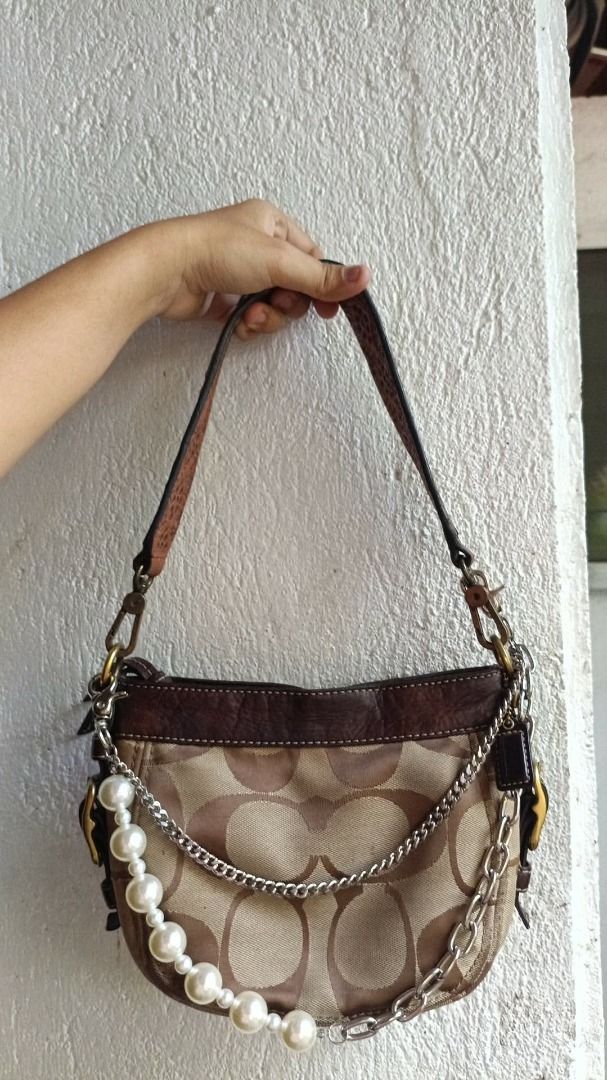 Coach Kili Mini Zoe Bag (Category: Luxury Bags & Wallets) located in Batangas. Submitted by krista071867642 (Listing ID 1468887933, Image 1). Description: - with tag - coded -ykk zipper - excellent condition - no rubs.