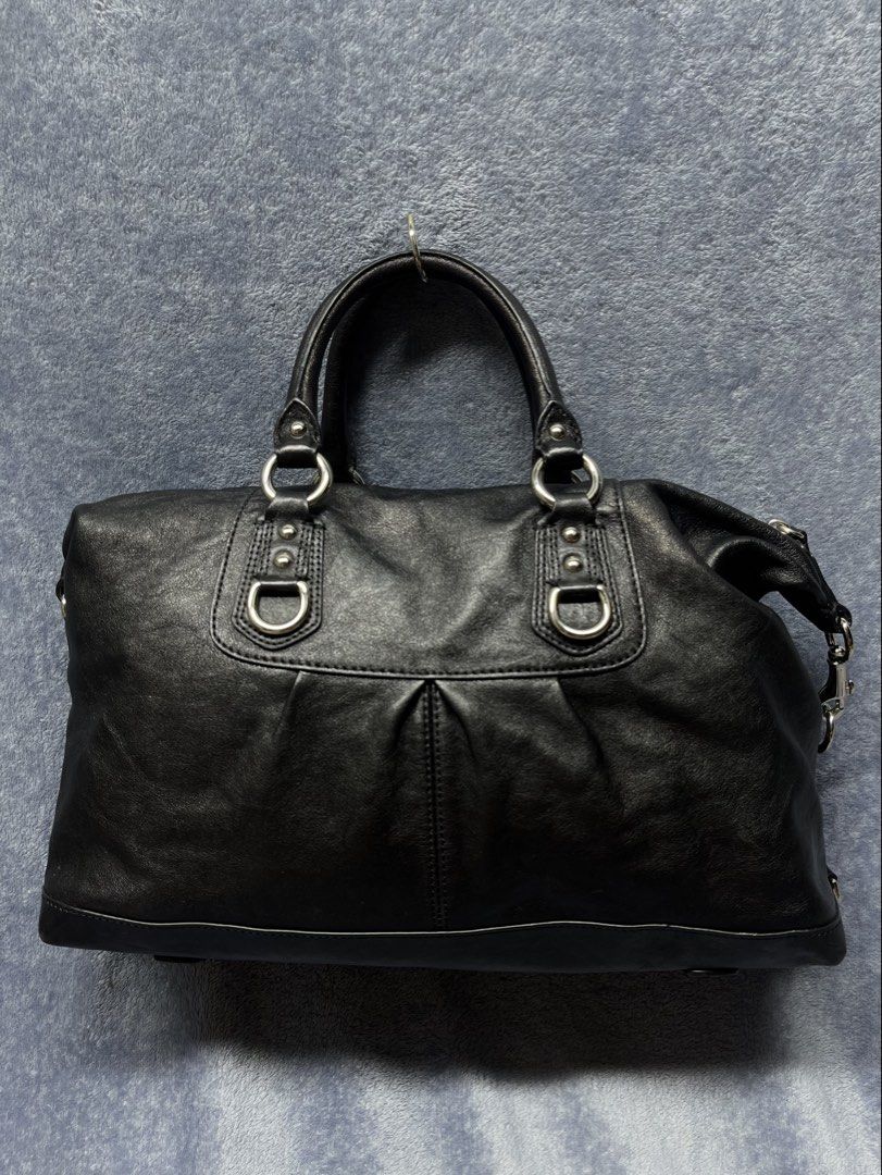 Coach Leather Ashley Satchel bag (Category: Luxury Bags & Wallets) located in Quezon City. Submitted by jomsellsdope (Listing ID 1468722155, Image 3). Description: With Dust Bag Rank A no major flaws .