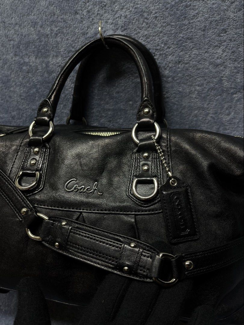 Coach Leather Ashley Satchel bag (Category: Luxury Bags & Wallets) located in Quezon City. Submitted by jomsellsdope (Listing ID 1468722155, Image 2). Description: With Dust Bag Rank A no major flaws .
