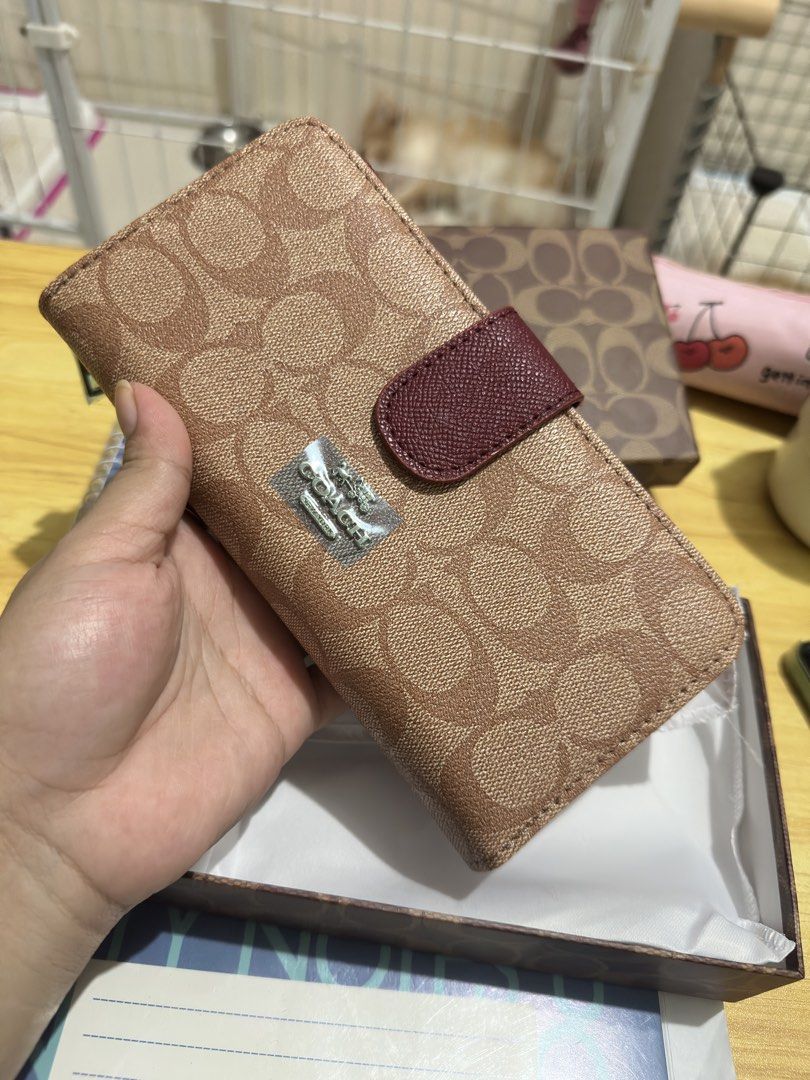 Coach Long Wallet (Category: Wallets & Card holders) located in Binmaley. Submitted by amayscollections (Listing ID 1468850237, Image 2). Description: Sale Coded Coach Long Wallet with box and dustbag ganda ganda ses! For only: ₱550+sf payment first ₱620+sf cash on delivery 📍Pangasinan We Ship Nationwide po🚚.