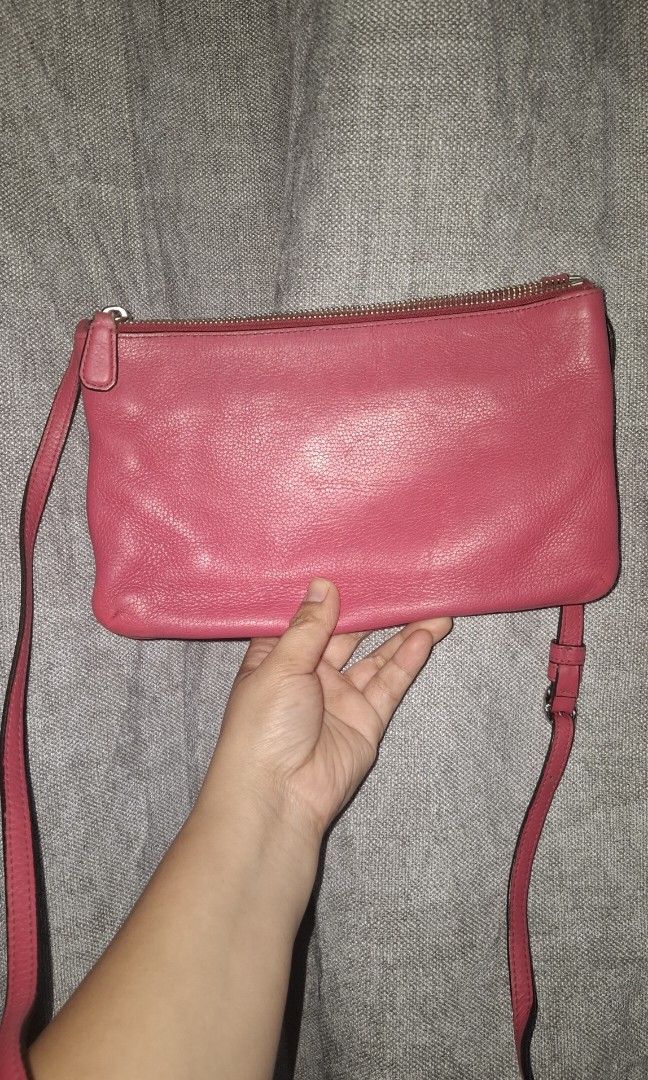 Coach Lyla Double-Zip Crossbody Bag (Category: Cross-body Bags) located in La Trinidad. Submitted by anabelvb2003261 (Listing ID 1468839792, Image 2). Description: Coach Lyla Double-Zip Crossbody Bag.