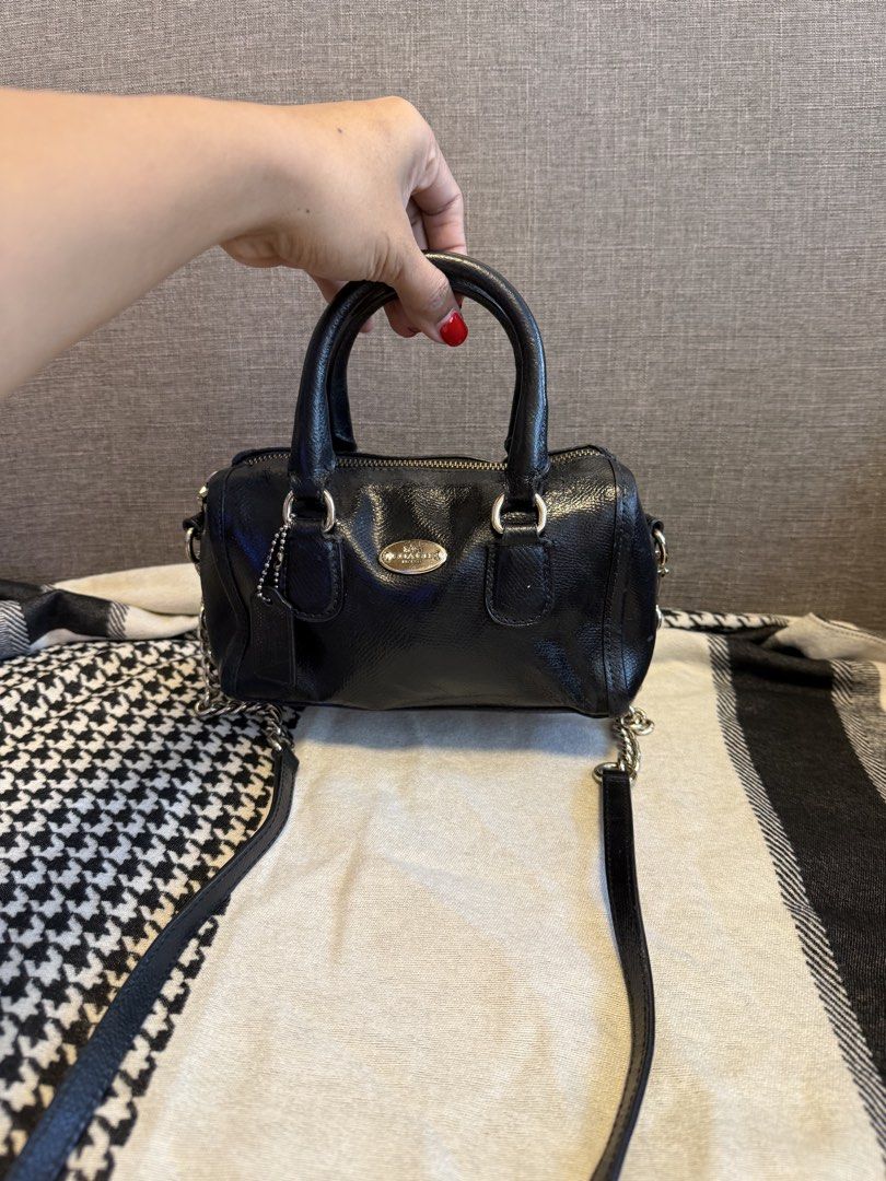 Coach mini madisson (Category: Luxury Bags & Wallets) located in Cebu City. Submitted by farahjeani55804 (Listing ID 1468809425, Image 1). Description: Lightly used. Some sign of usage. Very cutesy!! Letting go as I have bought a new one. This is originallllllll!!!.