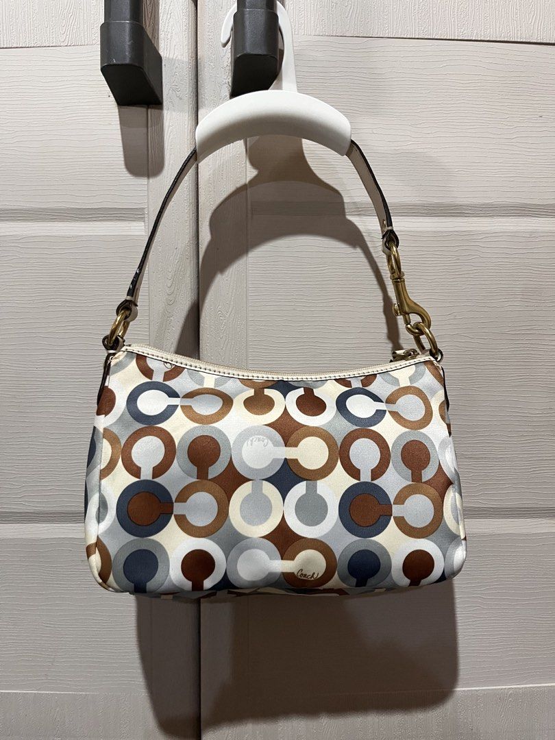 Coach multi-color geometric Shoulder bag (Category: Luxury Bags & Wallets) located in Pasig City. Submitted by irene.joy1913_picks (Listing ID 1468736709, Image 2). Description: .