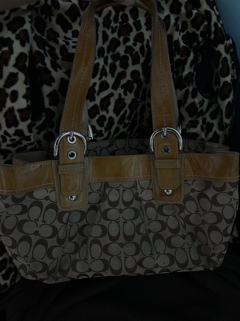 Coach Pleated soho (Category: Shoulder Bags) located in Manila. Submitted by charmeofficial (Listing ID 1468823979, Image 1). Description: .