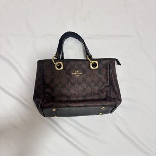 (Category: ) located in . Submitted by wear.arca (Listing ID 1468825383, Image 1). Description: .