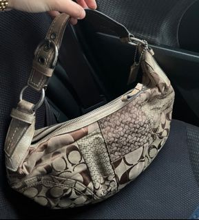 (Category: ) located in . Submitted by tsy.thrift._ (Listing ID 1468790209, Image 1). Description: .