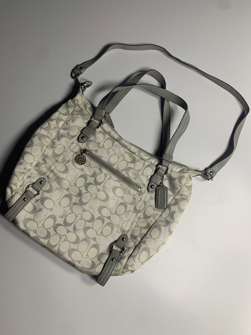 COACH TWO WAY BAGS (Category: Shoulder Bags) located in Dinalupihan. Submitted by bigboythrift7 (Listing ID 1468892043, Image 2). Description: COACH TWO WAY BAGS GOOD CONDITION MINIMAL SCRATCH STILL PRESENTABLE ₱3580+SHIPPING LOCATION DINALUPIHAN BATAAN.