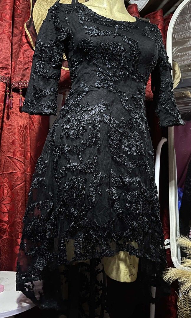 Cocktail dress (Category: Dresses) located in Manila. Submitted by wheneity67thifted (Listing ID 1468927037, Image 3). Description: This item is a black high-low lace cocktail dress with a round neckline and three-quarter sleeves..