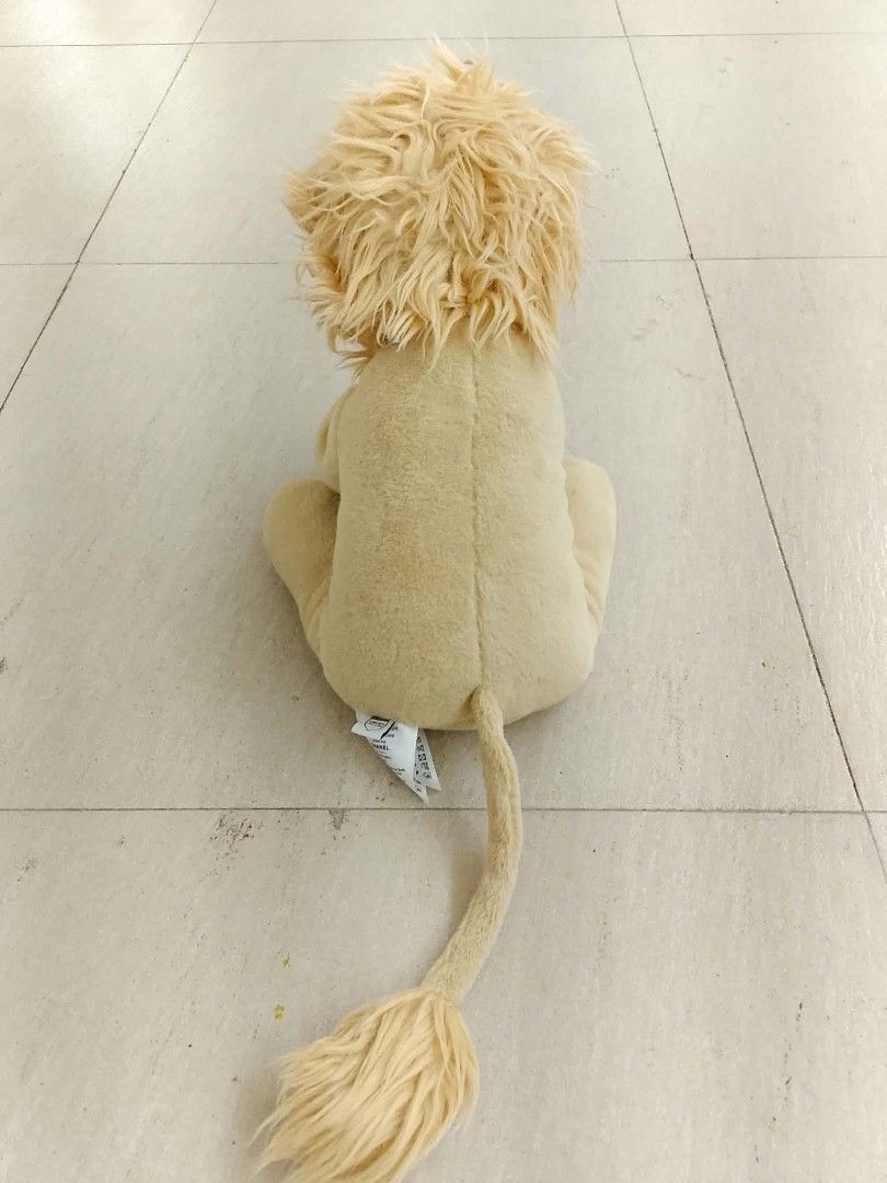 Coco the Lion by Chanel Stuff Toy (Category: Plushies & Soft Toys) located in Muntinlupa City. Submitted by wagguthrift (Listing ID 1468798219, Image 3). Description: In Very Good Condition Good as New Fresh From HK box Authentic Rare/Limited Item.