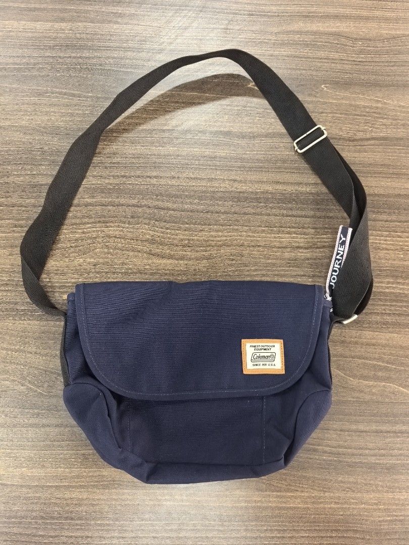 Coleman Sling Bag (Category: Sling Bags) located in Quezon City. Submitted by vintagespektroom (Listing ID 1468909258, Image 1). Description: For sale Coleman sling bag In excellent condition H21cm 30cm For inquiries, message or call me at 09171548596 Quezon City area Shipping at buyer's expense Mode of payment : Gcash/COD/Bank transfer.