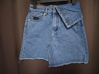 (Category: ) located in . Submitted by aemcloset (Listing ID 1468888288, Image 1). Description: .