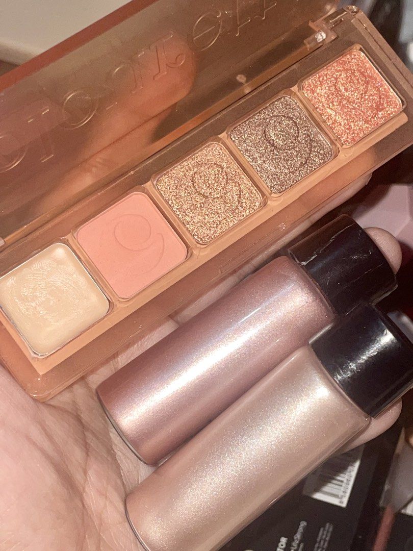 Colourette Eyeshadow Shimmertint Makeup Bundle Take All (Category: Makeup) located in Rizal. Submitted by massivedecluttering (Listing ID 1468836766, Image 2). Description: eyeshadow na swatch at used the primer once-EXP Sep 2027 the shimmertint may unting sira ang cap pero naswatch lang din. Smells like chocolate .